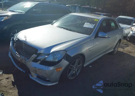 2012 Mercedes-Benz E 350 4Matic z USA, uszkodzony, nr VIN WDDHF8JB8CA655317